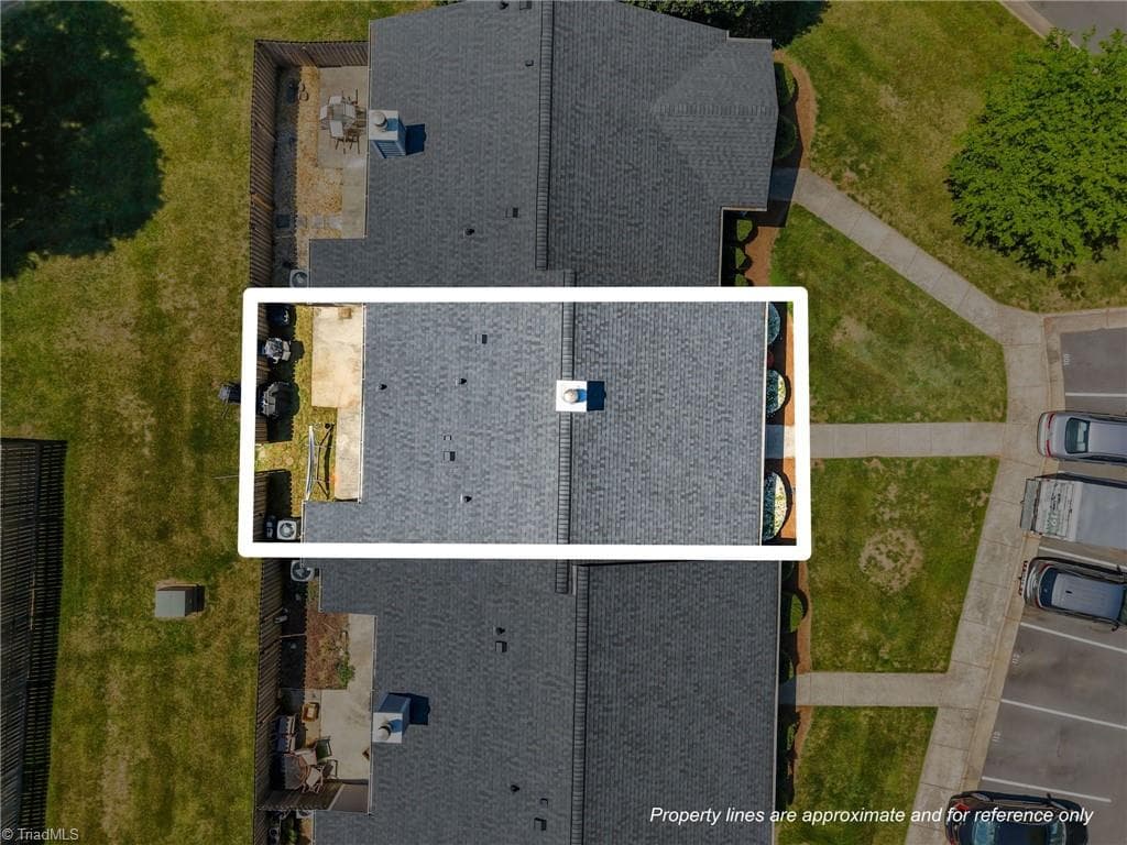 Stick/Site Built at 814 Guilford College Road # 110, Greensboro NC 27409, photo 2 of 40