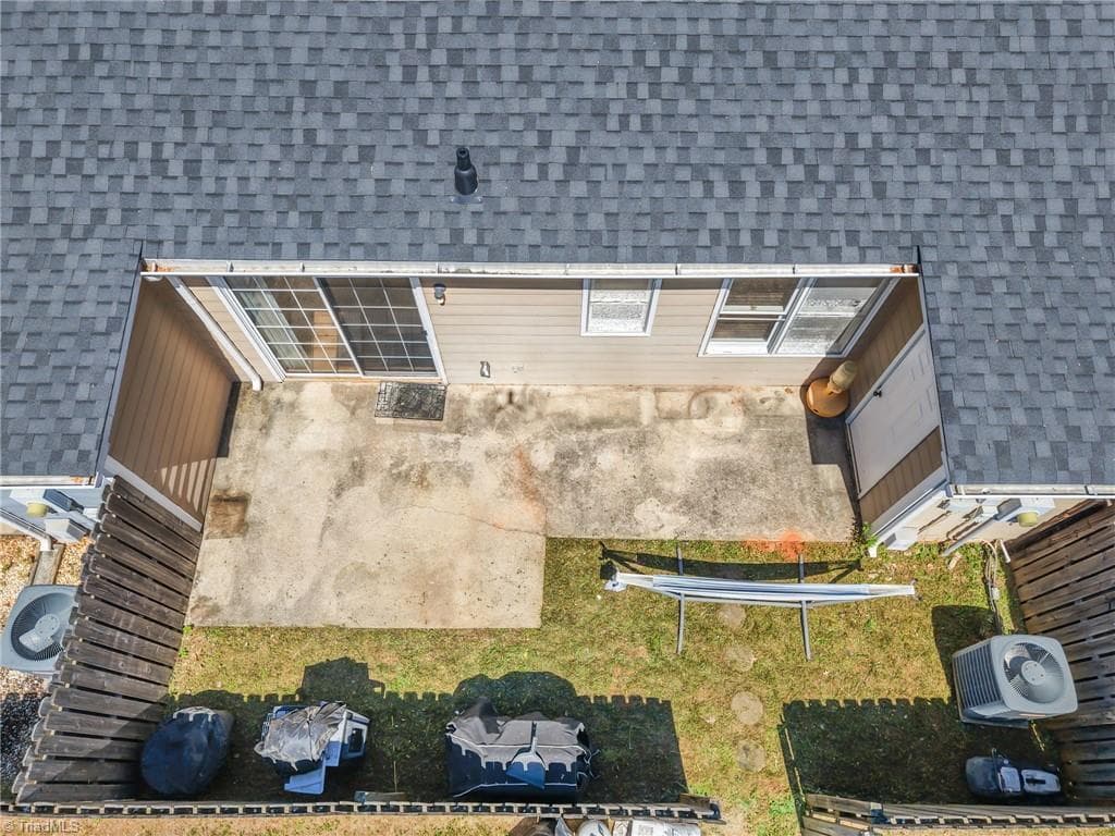 Stick/Site Built at 814 Guilford College Road # 110, Greensboro NC 27409, photo 30 of 40