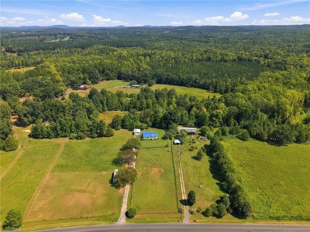 Manufactured Home at 4790 Waynick Meadow Road, Asheboro NC 27205, photo 37 of 50