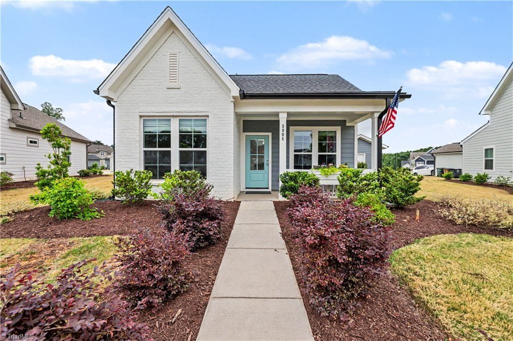 Stick/Site Built at 3904 Lundin Drive, Greensboro NC 27407, photo 2 of 28