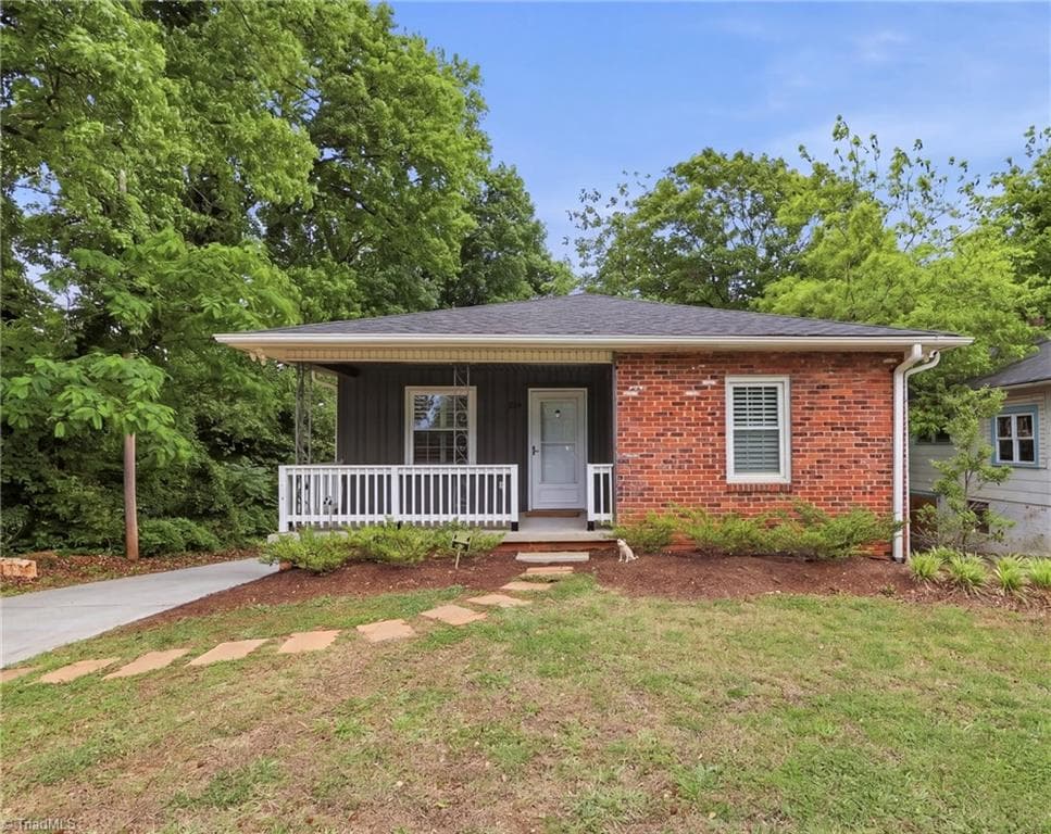 Stick/Site Built at 504 4TH Street, High Point NC 27260, photo 2 of 26