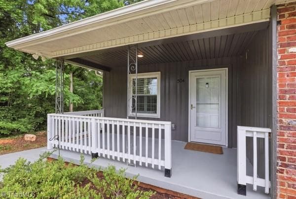Stick/Site Built at 504 4TH Street, High Point NC 27260, photo 3 of 26