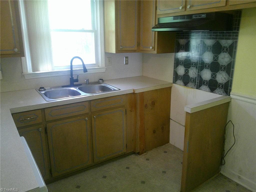Stick/Site Built at 118 Wrenn Drive, Lexington NC 27292, photo 4 of 16