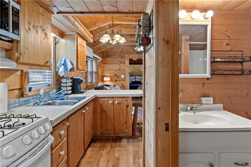 Modular at 489 Buttons Lane, Sparta NC 28675, photo 13 of 30