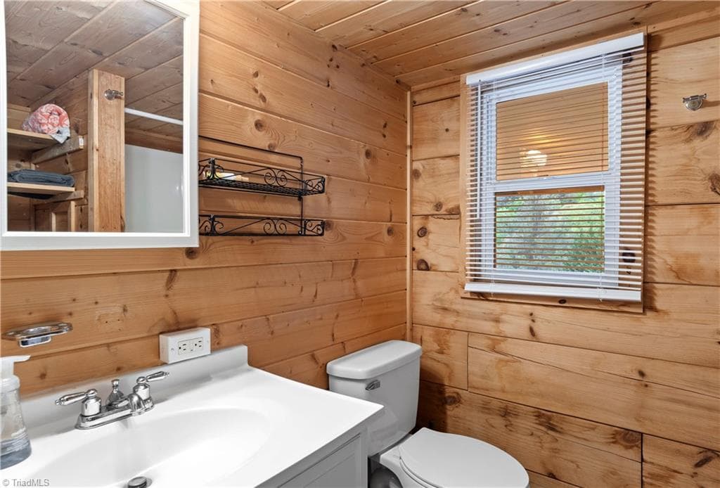 Modular at 489 Buttons Lane, Sparta NC 28675, photo 14 of 30