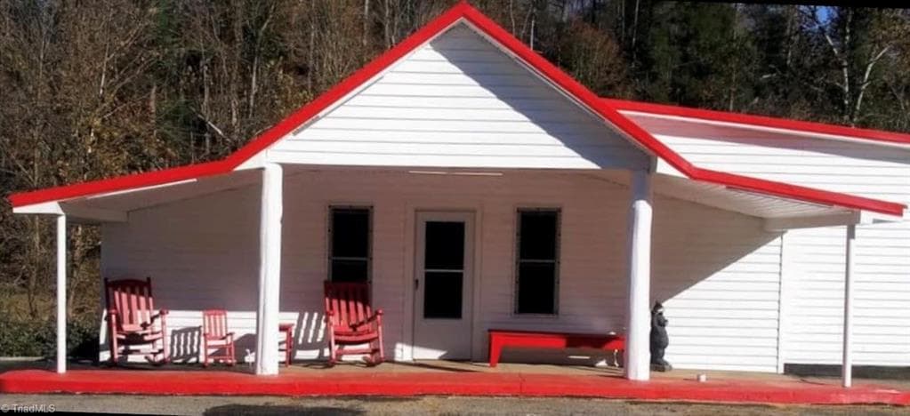 Investment at 6278 Sparta Road, North Wilkesboro NC 28659, photo 2 of 4