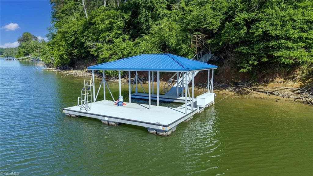 Stick/Site Built at 318 Heron Point Drive, Wilkesboro NC 28697, photo 43 of 47