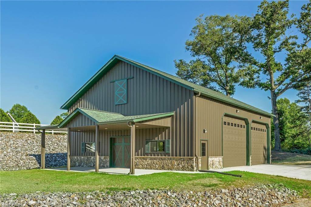Stick/Site Built at 318 Heron Point Drive, Wilkesboro NC 28697, photo 32 of 47
