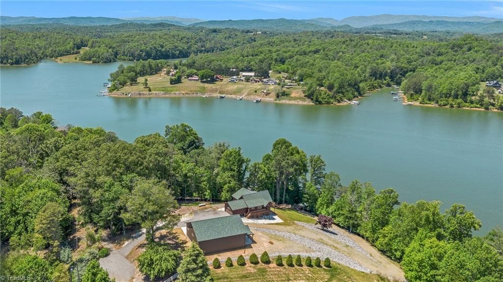 Stick/Site Built at 318 Heron Point Drive, Wilkesboro NC 28697, photo 44 of 47