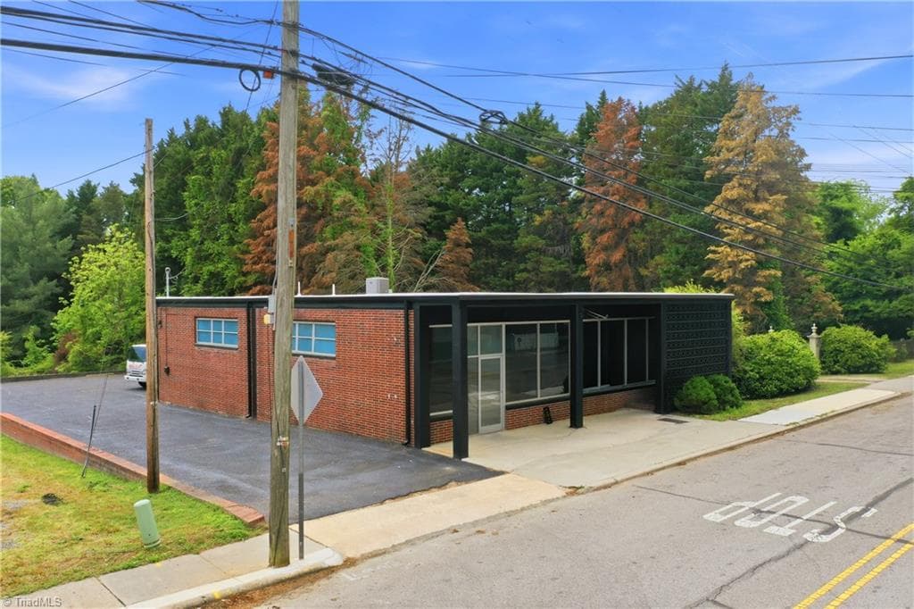 43 W Main Street, Yanceyville NC 27379