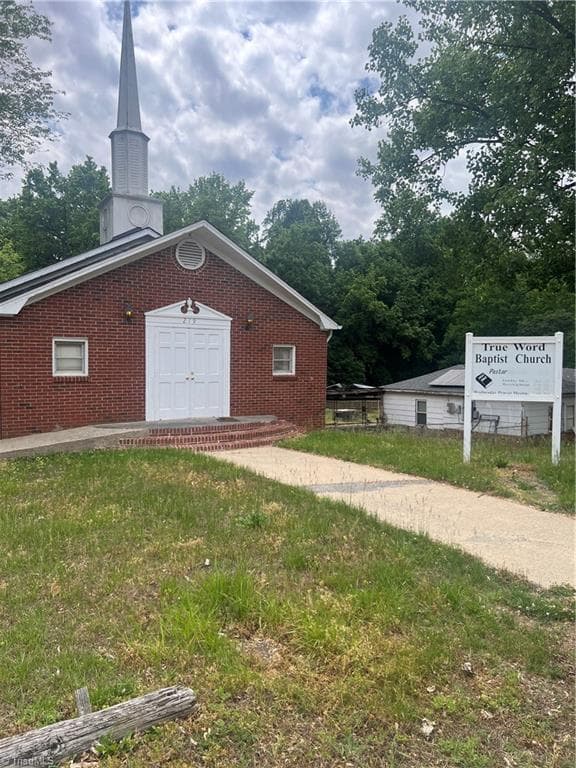 Investment at 219 Jackson Avenue, Lexington NC 27295, photo 2 of 35
