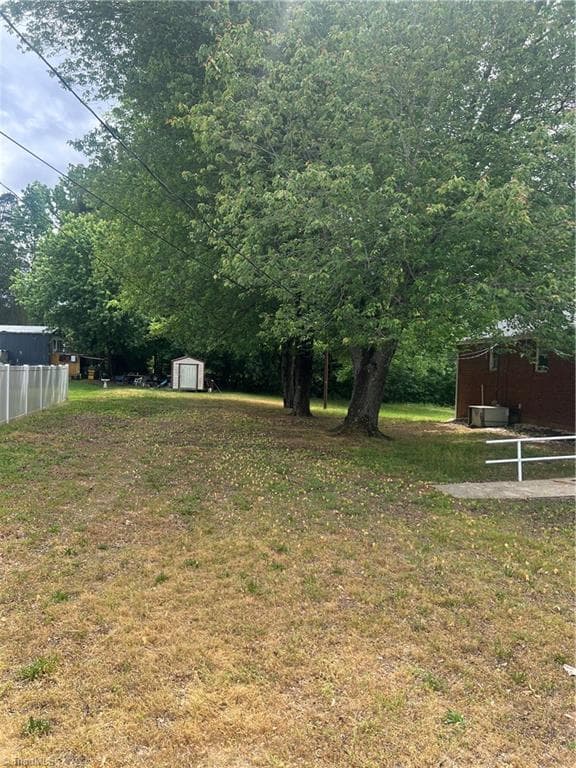 Investment at 219 Jackson Avenue, Lexington NC 27295, photo 3 of 35