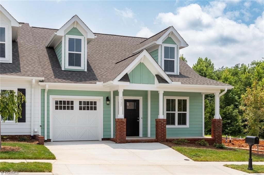 1737 OLD FIELDS Boulevard, Haw River NC 27258