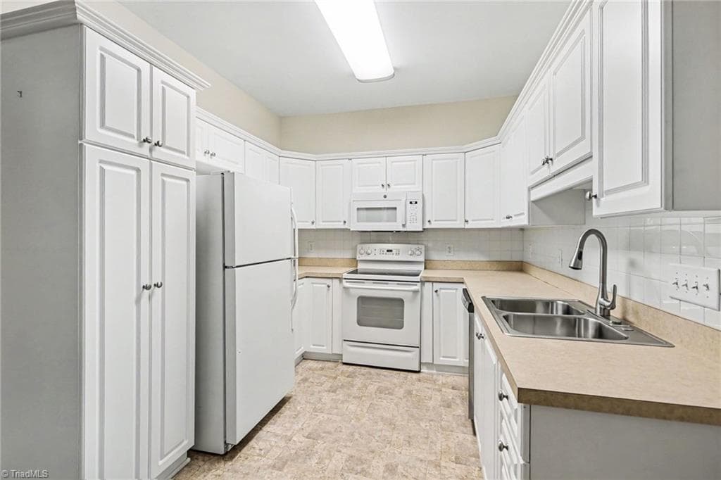 Stick/Site Built at 433 Peace Rollins Court, Kernersville NC 27284, photo 11 of 26