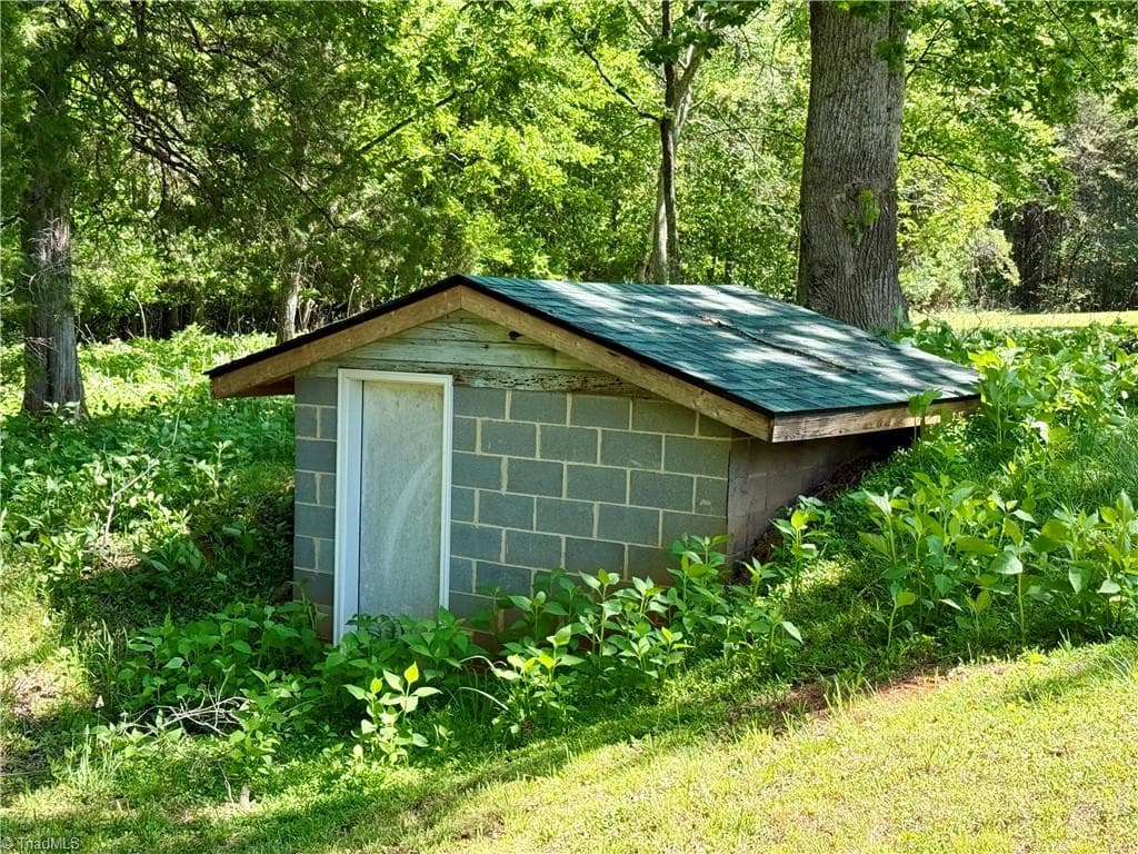 Stick/Site Built at 851 Case School Road, Mayodan NC 27027, photo 46 of 50