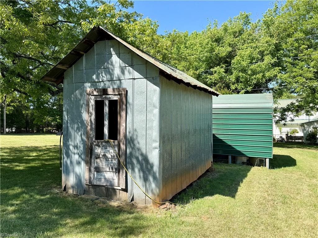 Stick/Site Built at 851 Case School Road, Mayodan NC 27027, photo 41 of 50