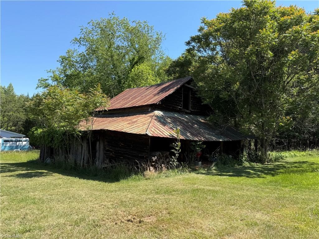 Stick/Site Built at 851 Case School Road, Mayodan NC 27027, photo 44 of 50