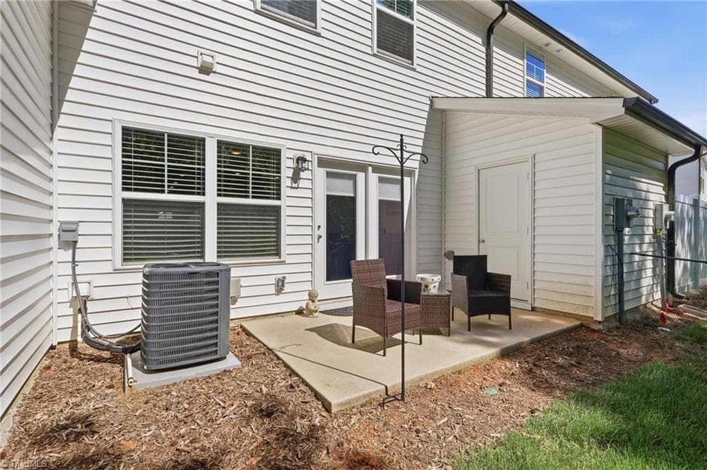 Stick/Site Built at 917 Cannon Crossing Circle, Greensboro NC 27410, photo 30 of 31