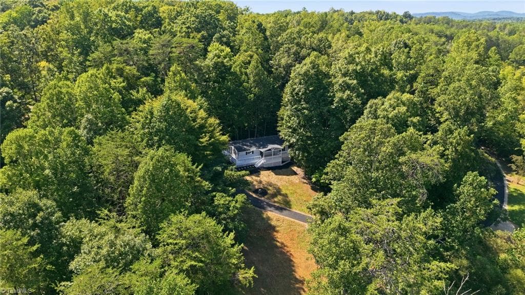 Manufactured Home at 1402 Good Hope Drive, Walnut Cove NC 27052, Walnut Cove, photo 2 of 28