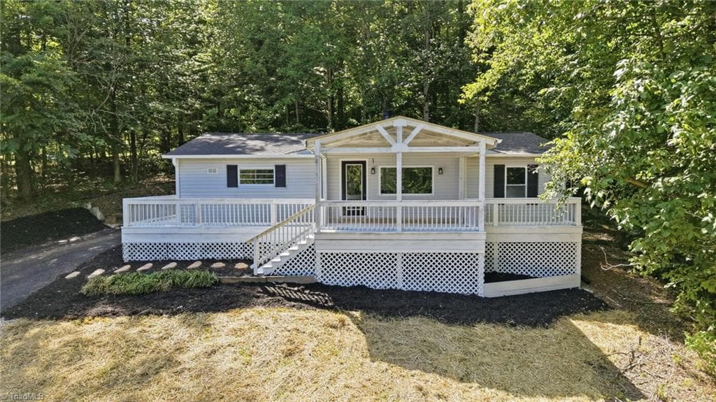 1402 Good Hope Drive, Walnut Cove NC 27052