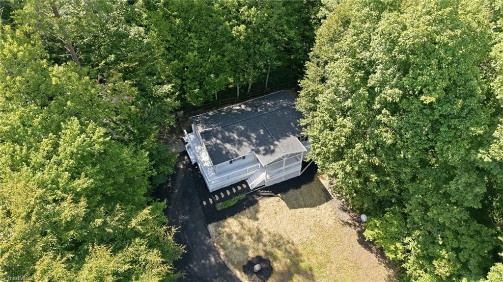 Manufactured Home at 1402 Good Hope Drive, Walnut Cove NC 27052, Walnut Cove, photo 5 of 28
