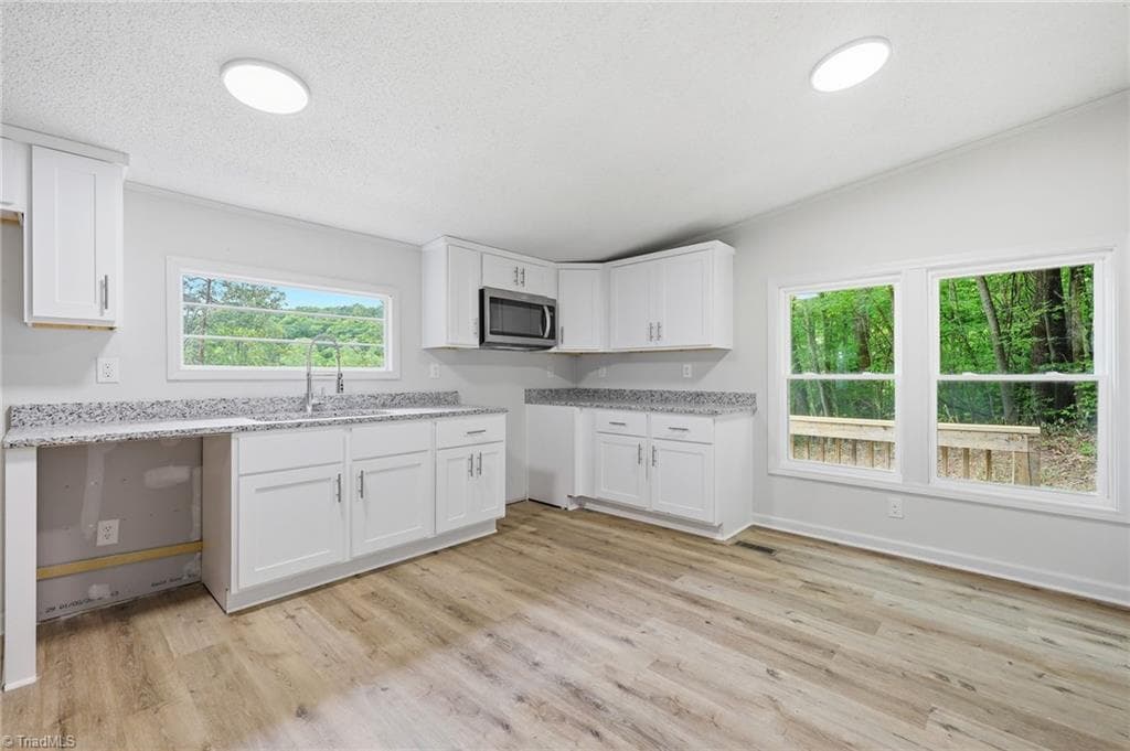 Manufactured Home at 1402 Good Hope Drive, Walnut Cove NC 27052, Walnut Cove, photo 10 of 28
