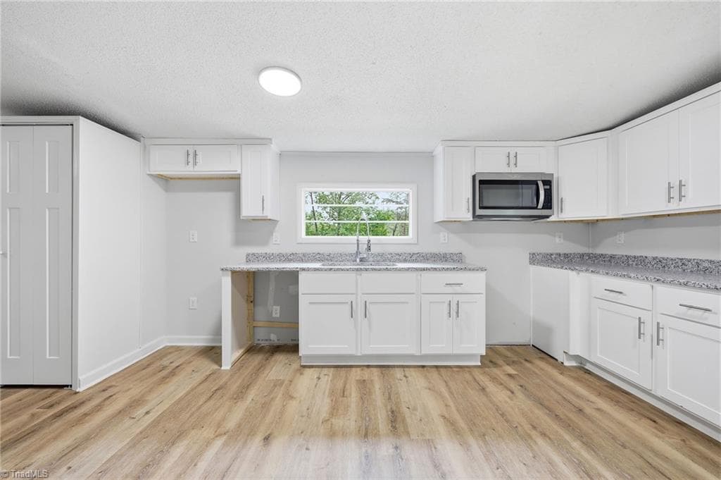 Manufactured Home at 1402 Good Hope Drive, Walnut Cove NC 27052, Walnut Cove, photo 11 of 28