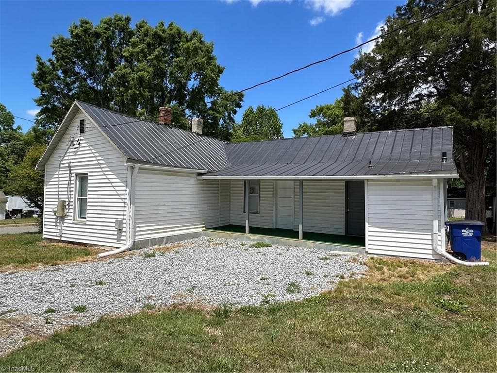 Stick/Site Built at 2725 Urban Street, Winston-Salem NC 27107, Winston-Salem, photo 3 of 19
