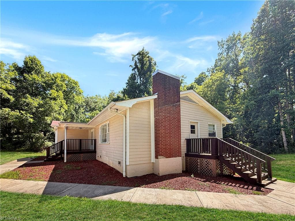 Stick/Site Built at 407 Brook Street, Wilkesboro NC 28697, photo 4 of 24