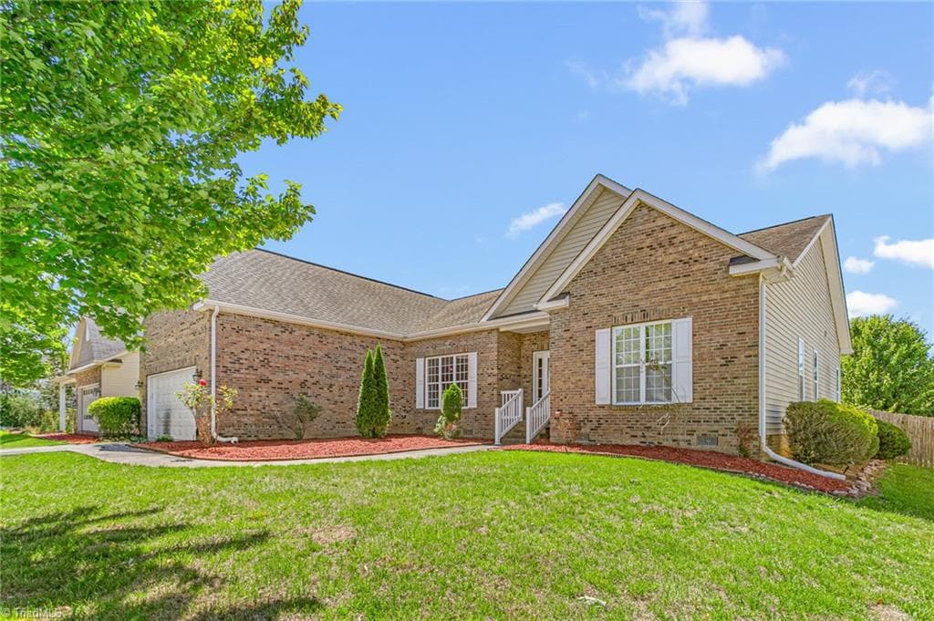 6812 W Whirlaway Court, Whitsett NC 27377