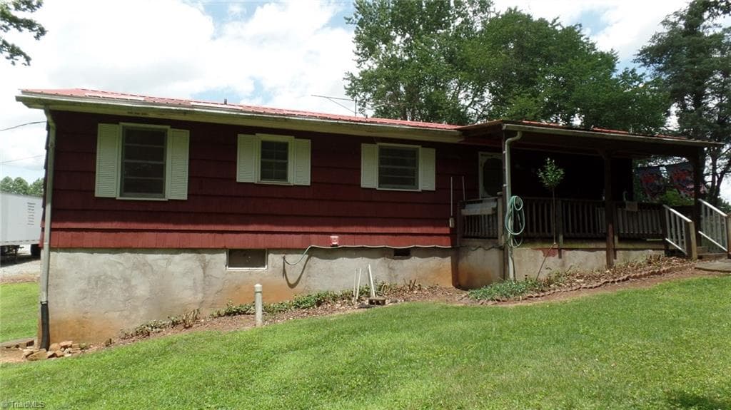 Stick/Site Built at 150 Beauty Street, Elkin NC 28621, photo 3 of 8