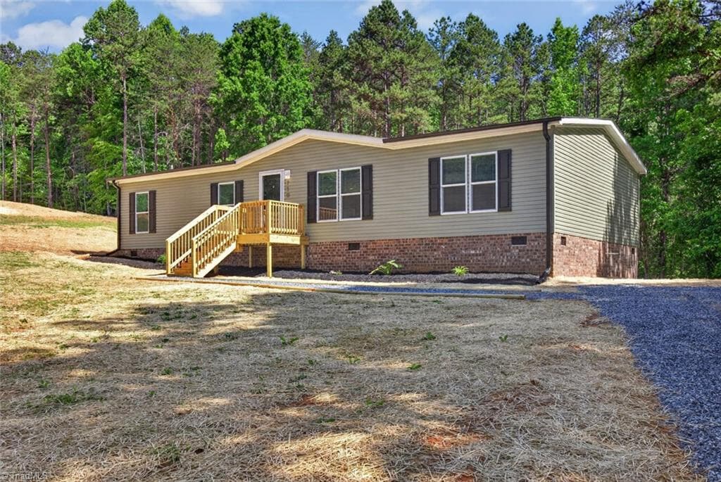 Manufactured Home at 170 Harvick Lane, Lexington NC 27292, Lexington, photo 2 of 43