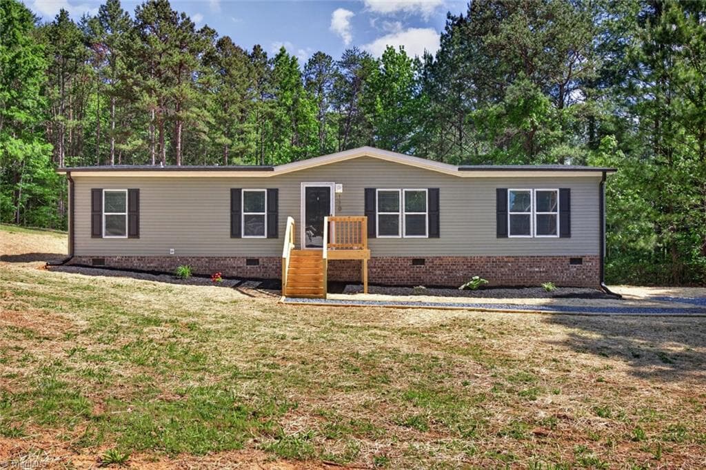170 Harvick Lane, Lexington NC 27292