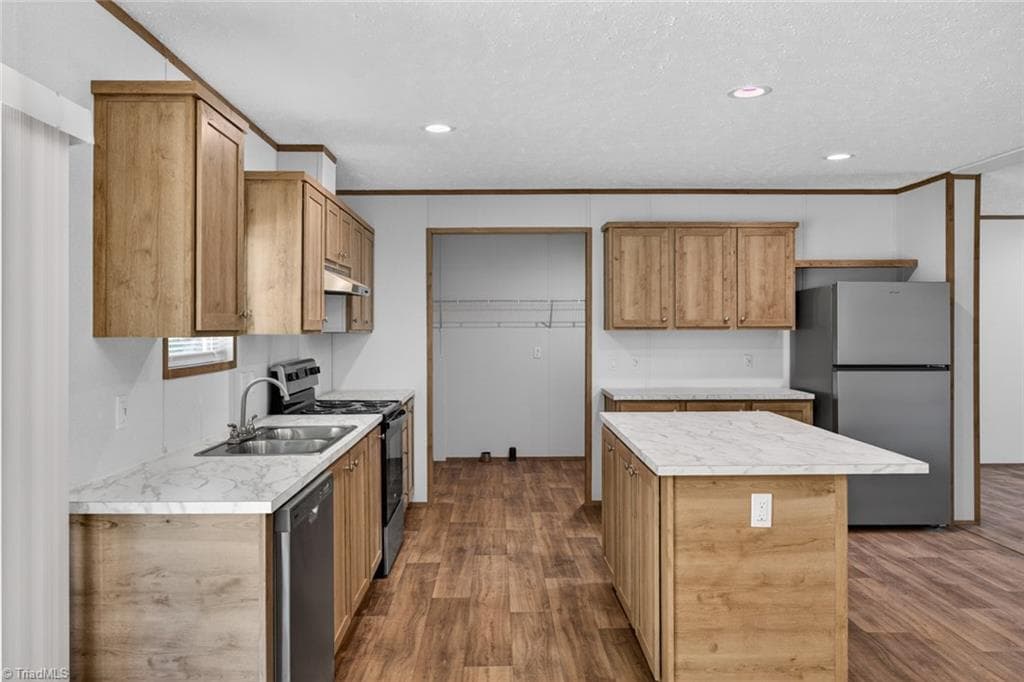 Manufactured Home at 194 Harvick Lane, Lexington NC 27292, Lexington, photo 13 of 43
