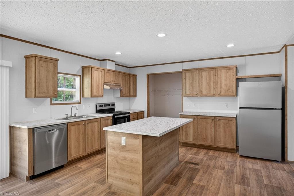 Manufactured Home at 194 Harvick Lane, Lexington NC 27292, Lexington, photo 12 of 43