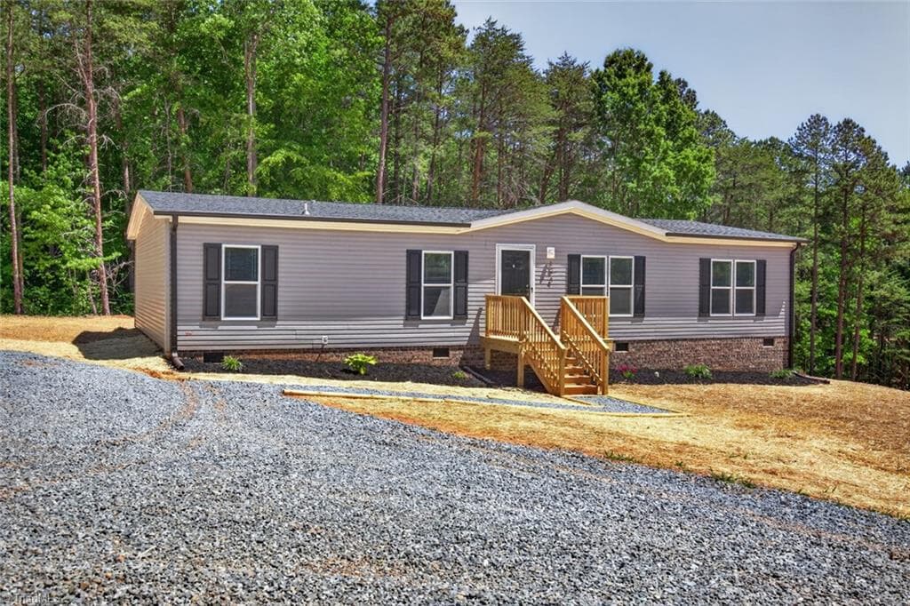 194 Harvick Lane, Lexington NC 27292