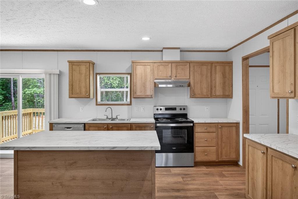 Manufactured Home at 194 Harvick Lane, Lexington NC 27292, Lexington, photo 11 of 43