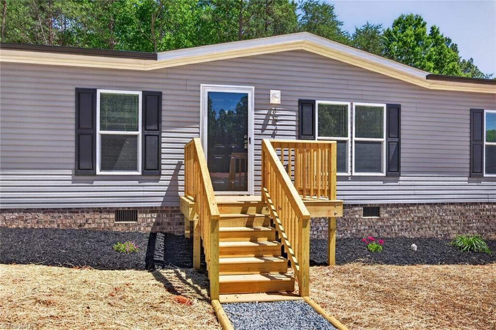 Manufactured Home at 194 Harvick Lane, Lexington NC 27292, Lexington, photo 4 of 43