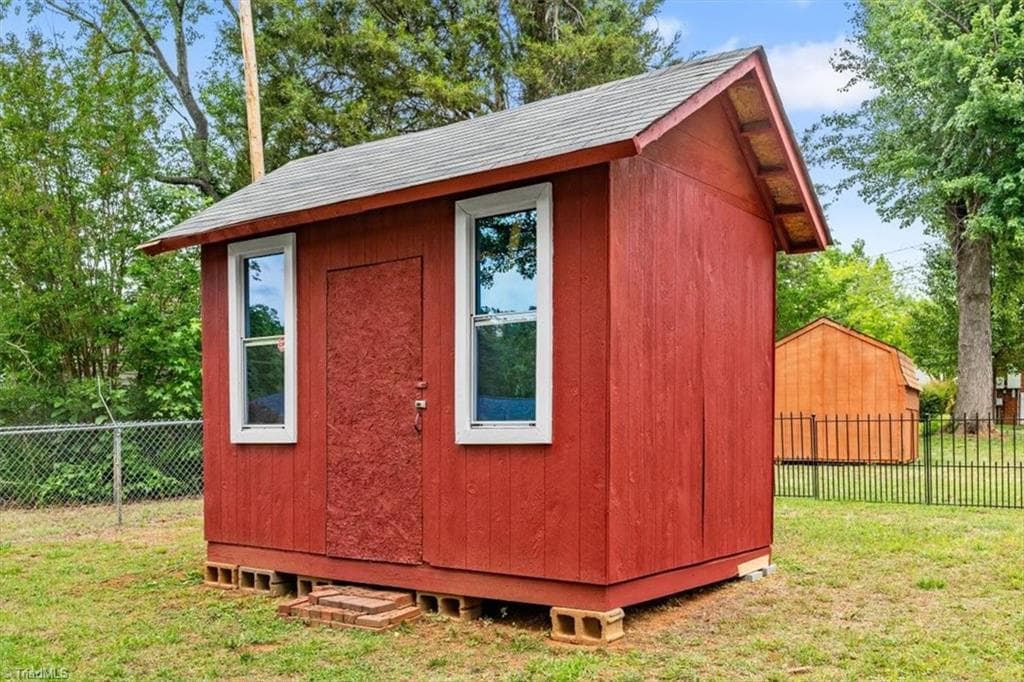 Stick/Site Built at 206 Forestrose Drive, Lexington NC 27295, photo 37 of 50