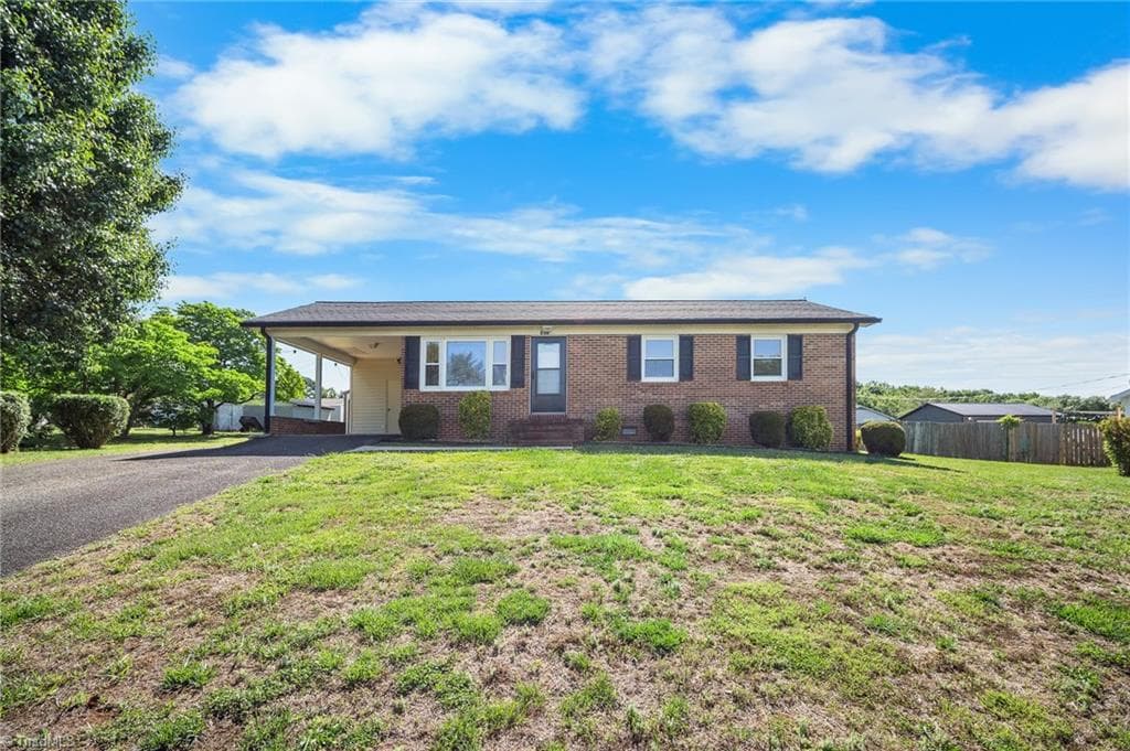 287 Holly Avenue, Mount Airy NC 27030