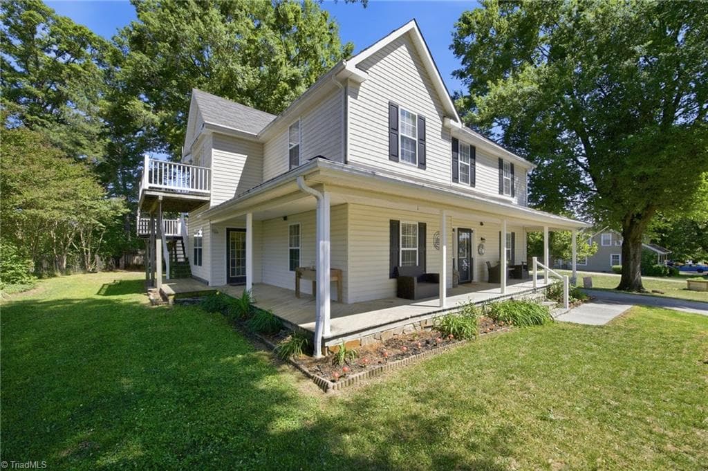 Stick/Site Built at 206 3rd Avenue, Taylorsville NC 28681, Taylorsville, photo 5 of 42