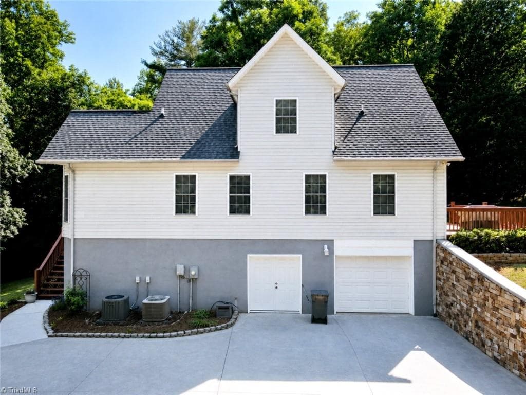 Stick/Site Built at 2472 Hamby Mountain Road, Wilkesboro NC 28697, Wilkesboro, photo 3 of 100