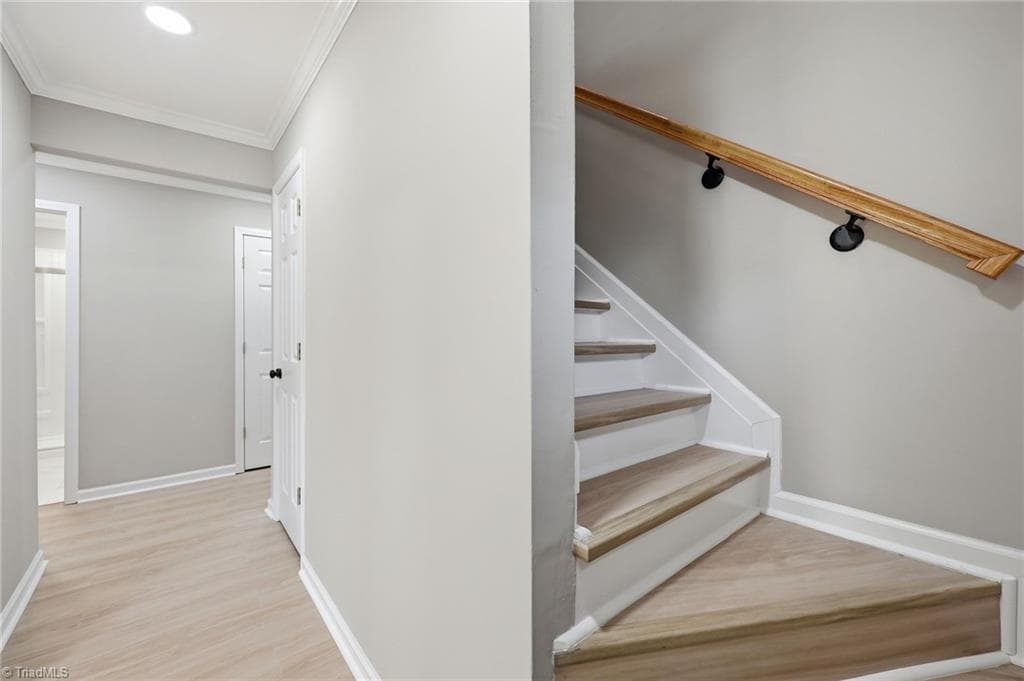 Stick/Site Built at 1930 Middlewood Court, High Point NC 27265, photo 9 of 40