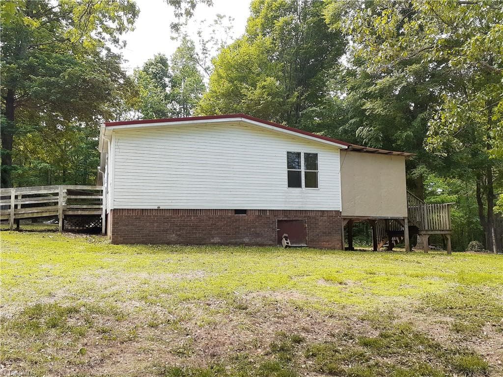 Manufactured Home at 142 Hope Lane, Mocksville NC 27028, Mocksville, photo 5 of 38