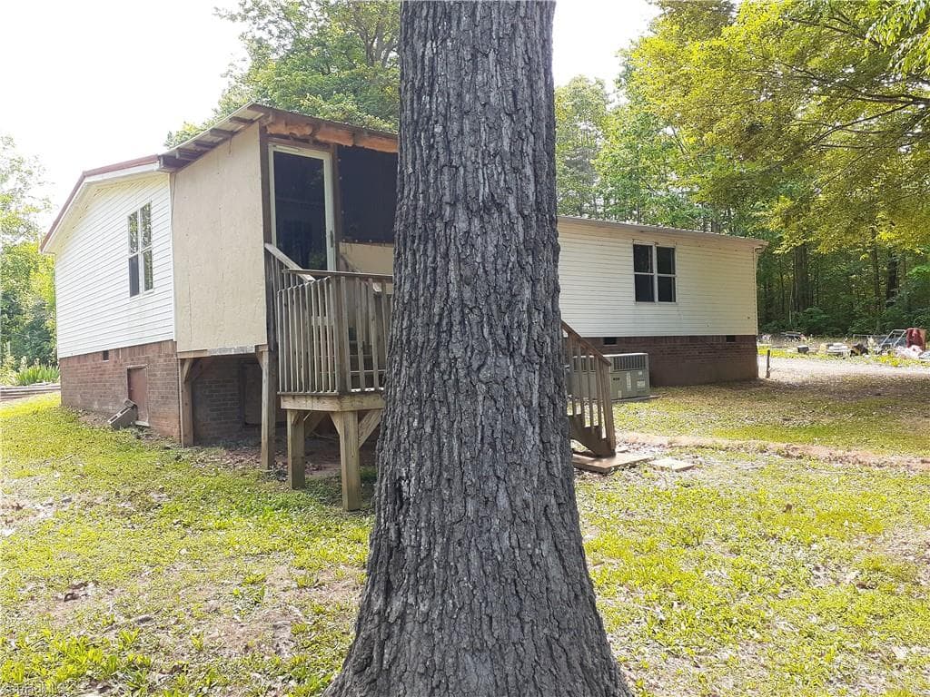 Manufactured Home at 142 Hope Lane, Mocksville NC 27028, Mocksville, photo 7 of 38
