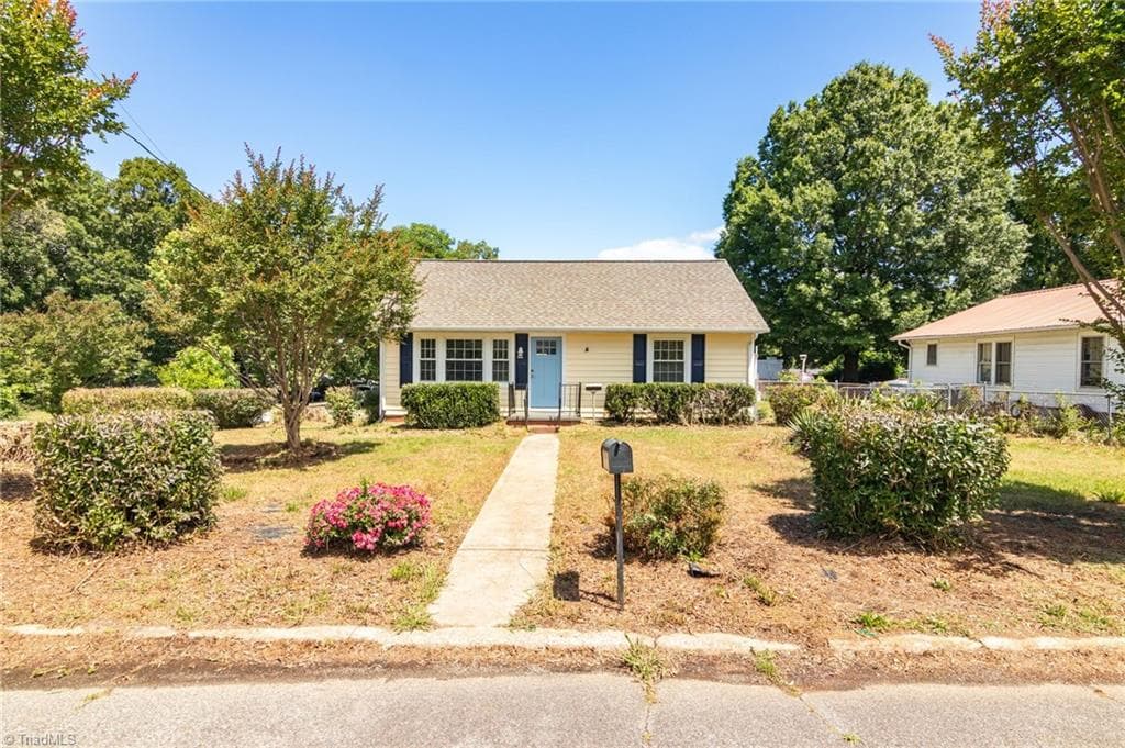 Stick/Site Built at 214 Moon Street, Thomasville NC 27360, photo 2 of 32