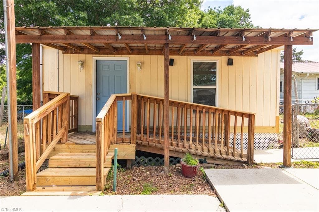 Stick/Site Built at 214 Moon Street, Thomasville NC 27360, photo 24 of 32