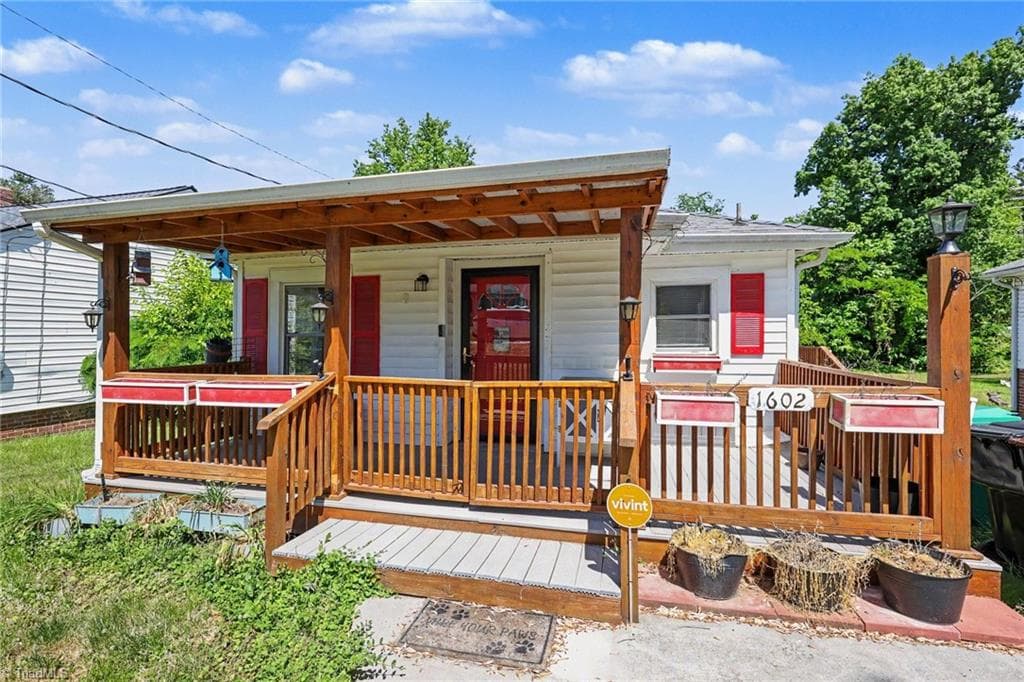 Stick/Site Built at 1602 Larkin Street, High Point NC 27262, photo 2 of 32