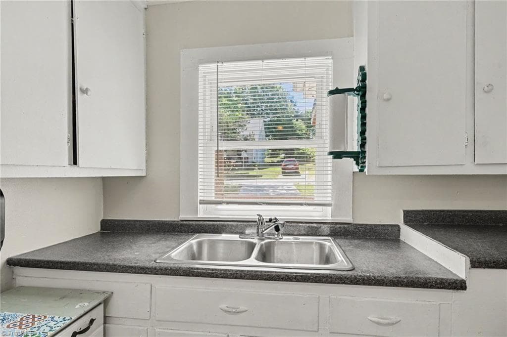 Stick/Site Built at 1602 Larkin Street, High Point NC 27262, photo 14 of 32