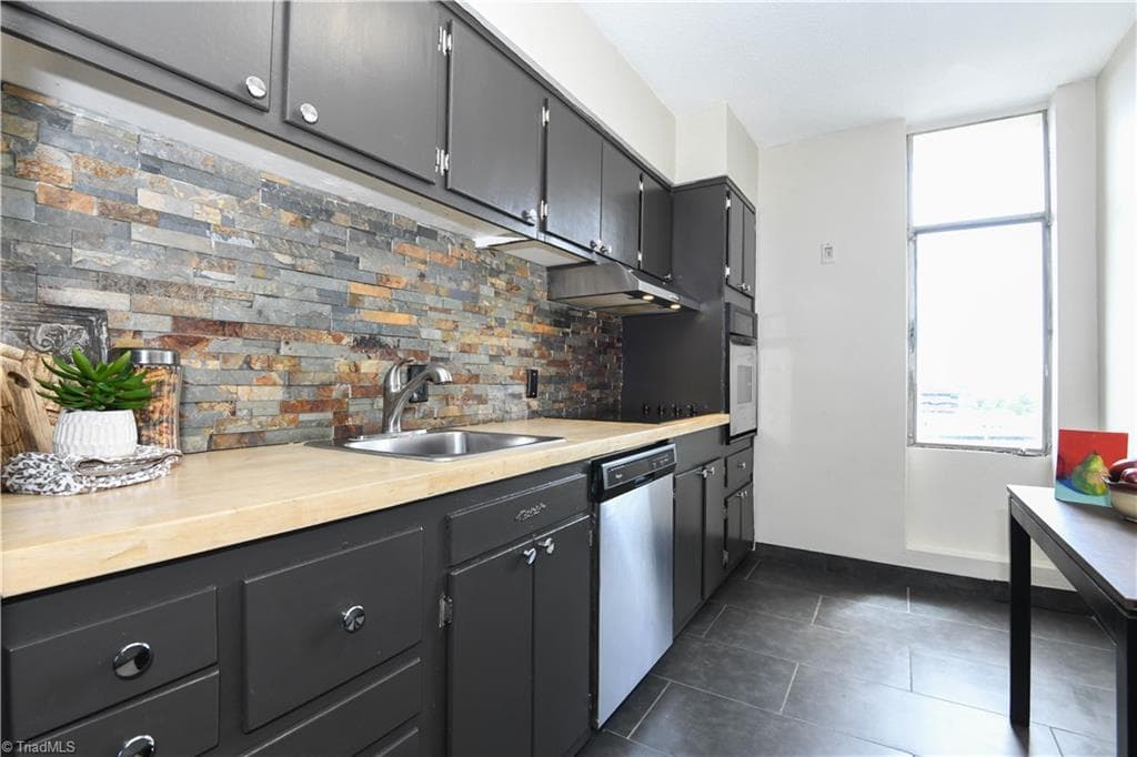 Stick/Site Built at 1101 N Elm Street # 906, Greensboro NC 27401, photo 14 of 35